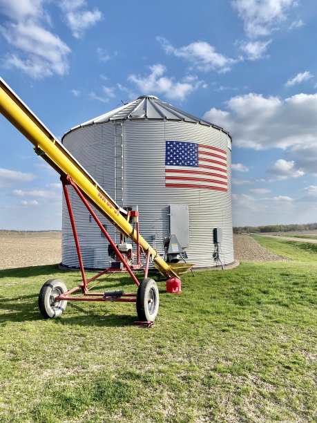 美国国旗箱前的螺旋钻图片下载