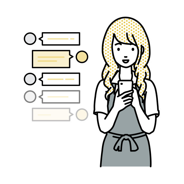 一位穿着咖啡围裙的女士站在那里，看着手里的智能手机，享受着通过社交网络聊天的交流图片下载