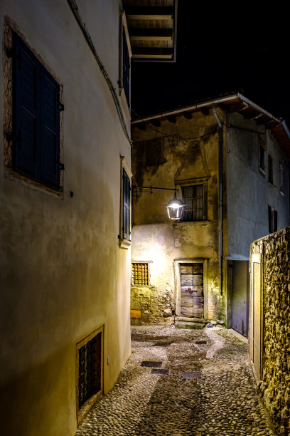 马尔切辛古城加尔达湖畔图片下载