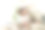 女士坐在长凳上与陶轮和制作陶罐图片下载