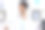 一个漂亮的年轻女医生在办公室打电话时做笔记的裁剪照片图片下载