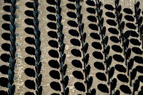 空剧场里的折叠椅图片下载