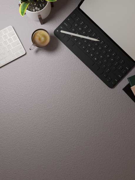 顶视图图像的办公桌与数码平板电脑和复制空间图片下载