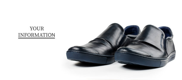 白色背景下的蓝色男鞋。图片下载