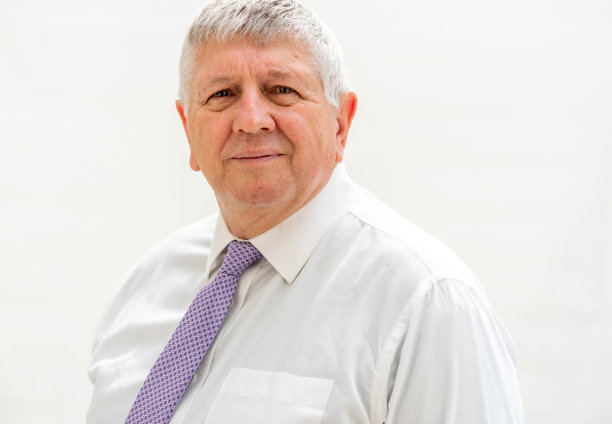 白人男子肖像图片下载