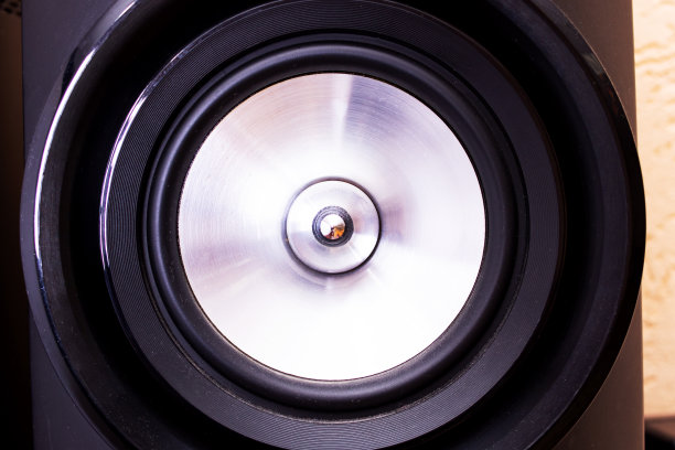 大动态的黑柱特写图片下载