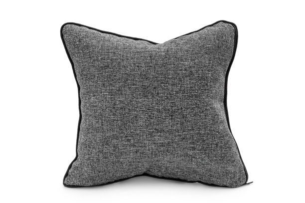 白色背景上的灰色枕头。图片下载