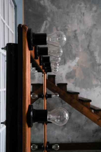 化妆镜上的一排灯供化妆师和演员使用图片下载