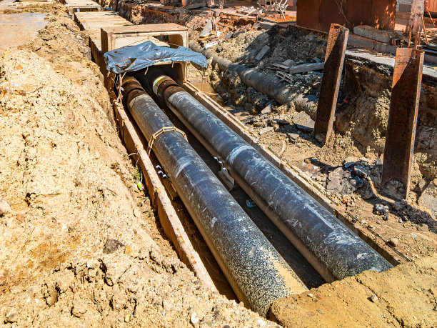 HDPE管道施工现场。为公共工程维修更换供水管道图片下载