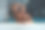 一个肌肉发达的性感男人在游泳池穿着内衣的时尚肖像图片下载