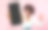 伟大的应用程序。黑人女性手持智能手机，黑屏和手势和平图片下载