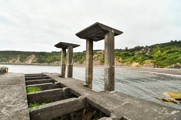 公园里的凉亭，照片作为背景，在西班牙的阿斯图里亚斯共和国，欧洲图片下载