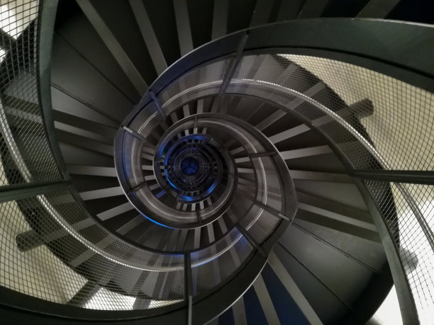 螺旋楼梯底部视图图片下载