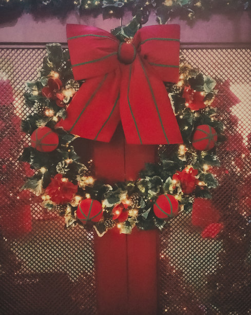 墙上的圣诞花环图片下载