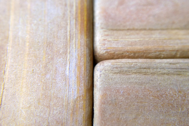 来自木地板的砖块纹理特写微距照片模糊背景特写图片下载