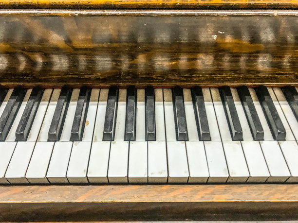 古董钢琴键图片下载