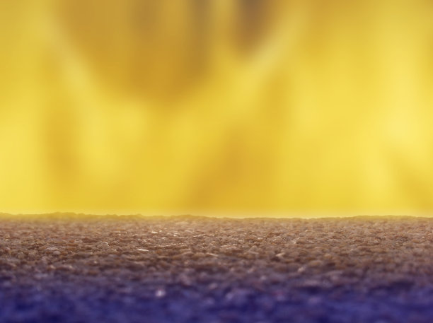 天然石材地板上。展会、产品、设计、广告等空间设计理念，为您提供自由空间。自然金色模糊背景。为你图片下载