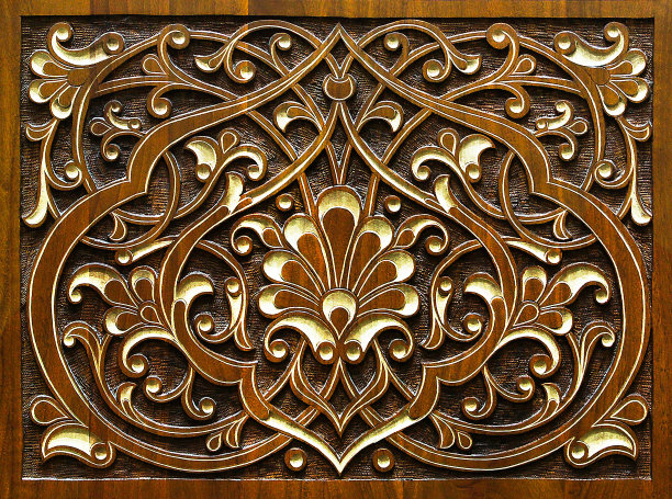 门上雕刻着美丽的阿拉伯图案。图片下载