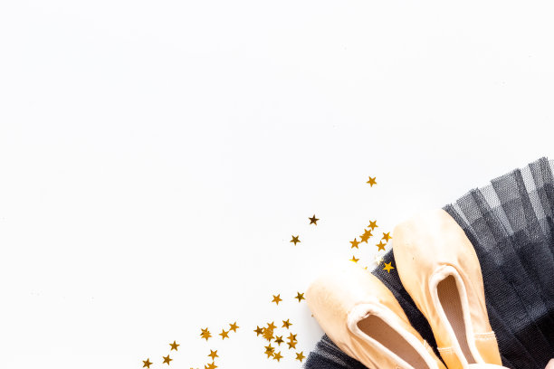 芭蕾舞裙上使用的芭蕾舞尖鞋。为芭蕾舞演员图片下载