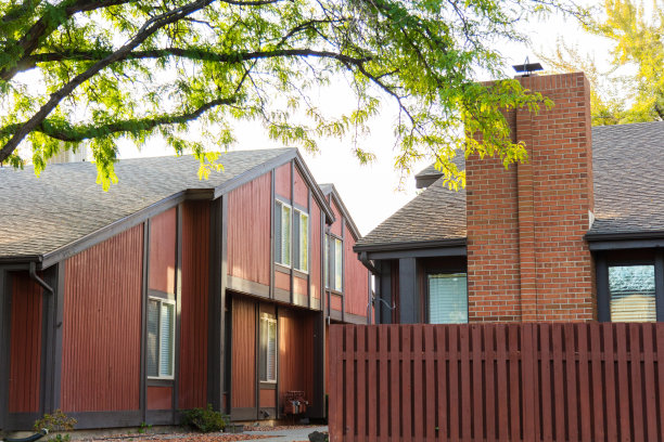 多家庭住宅具有联排别墅牧场级和多层次住宅美国西部照片系列图片下载