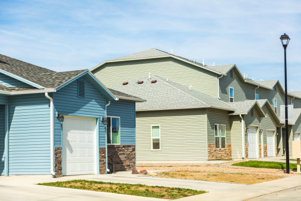 多家庭住宅具有联排别墅牧场级和多层次住宅美国西部照片系列图片下载