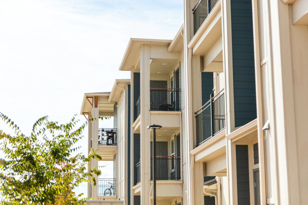 多家庭住宅具有联排别墅牧场级和多层次住宅美国西部照片系列图片下载