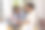 雇主和雇员正在合作一个报纸项目图片下载