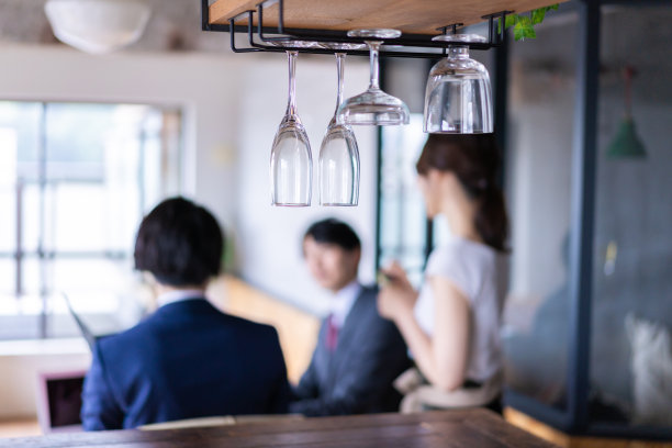 女服务员在饭店工作的女职员图片下载