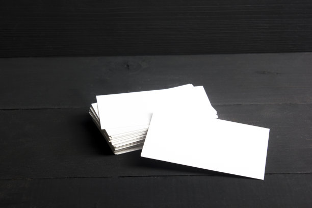 名片空白。彩色背景上的模型。平的。文本复制空间图片下载