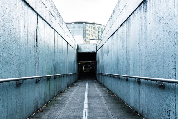 废弃的地铁图片下载