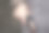 老太太手里拿着木棍。退休老人走路时拄着拐杖。用于支撑的拐杖手柄。图片下载