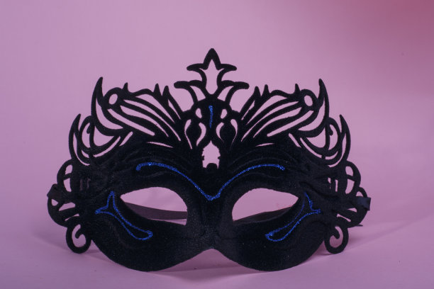 黑色威尼斯风格的狂欢节面具图片下载