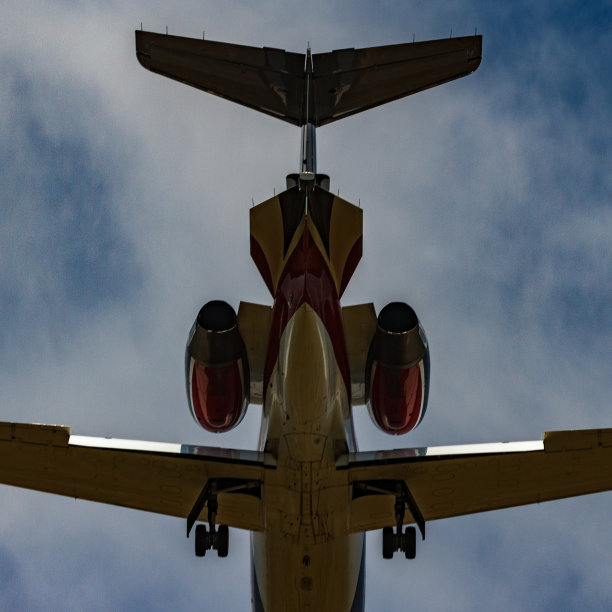 飞机肚子图片下载