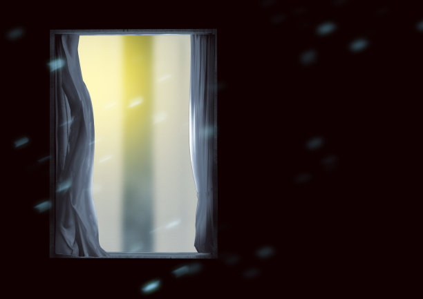 一所废弃房子里挂着窗帘的窗户图片下载