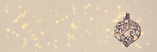 复古风格的银色圣诞装饰。图片下载