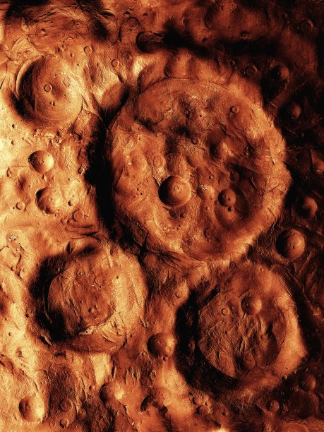 火星表面的陨石坑图片下载