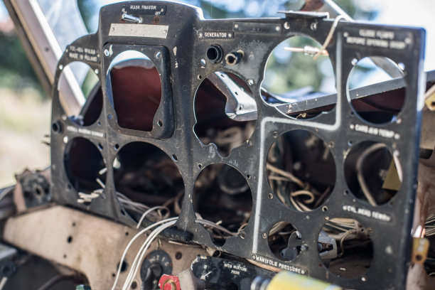 废弃的老式飞机图片下载