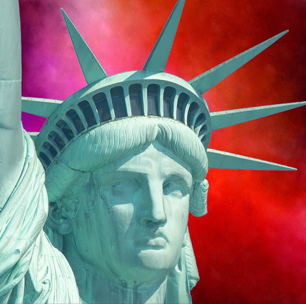 自由女神像的脸和王冠在紫色和红色的古典背景上图片下载