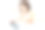 年轻的亚洲女性使用笔记本电脑图片下载