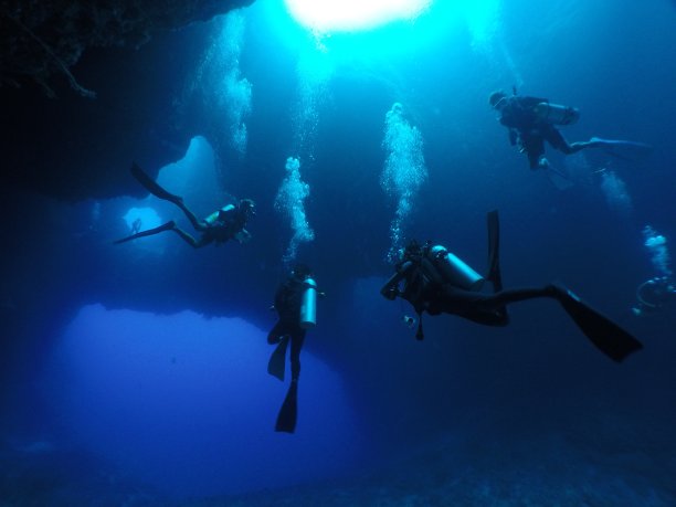 在帕劳的蓝洞潜水图片下载