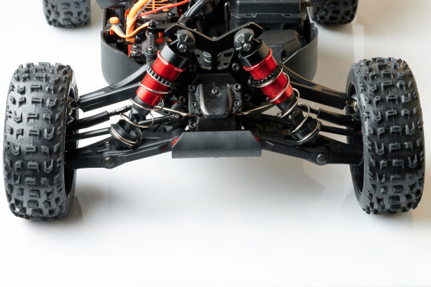 减震在宽松的悬挂钢筋混凝土汽车图片下载