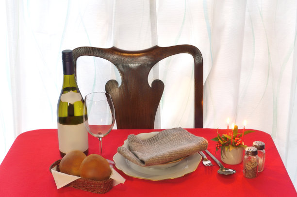 圣诞节餐桌上图片下载