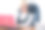 年轻的女商人在办公室用笔记本电脑图片下载