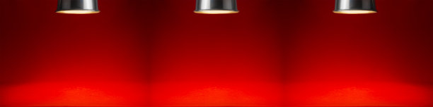 奢华的红色空景与聚光灯和光点，旗帜。优雅抽象的舞台在现代风格的网站设计，标题，显示，展示。图片下载