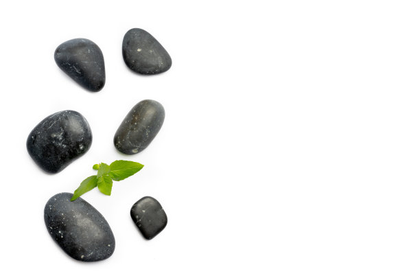 白色背景上有几块温泉石图片下载