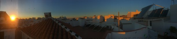 在尼卡的屋顶上图片下载