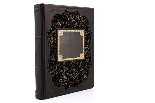 皮革模型书与封面颜色隔离图片下载