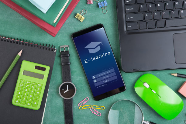 电子学习概念，在线教育登录或注册界面设计图片下载