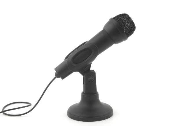 黑色麦克风站在白色隔离图片下载