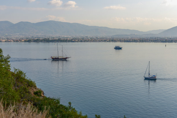 照片来自土耳其，地中海地区，Muğla，费提耶港，城市中心和海湾。图片下载